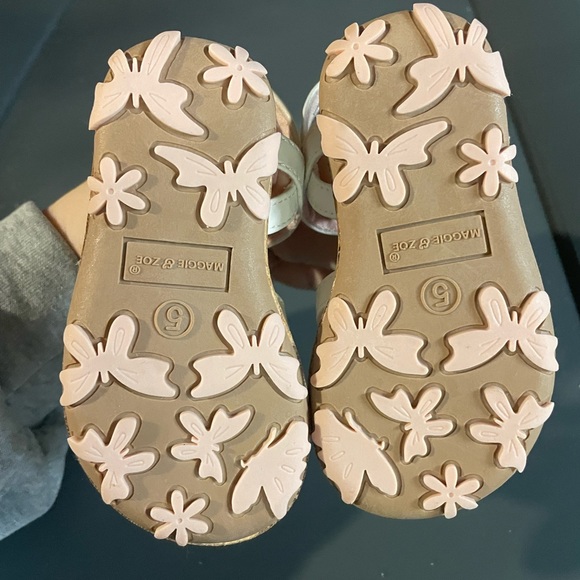 Maggie & Zoe Sandals - Picture 3 of 3